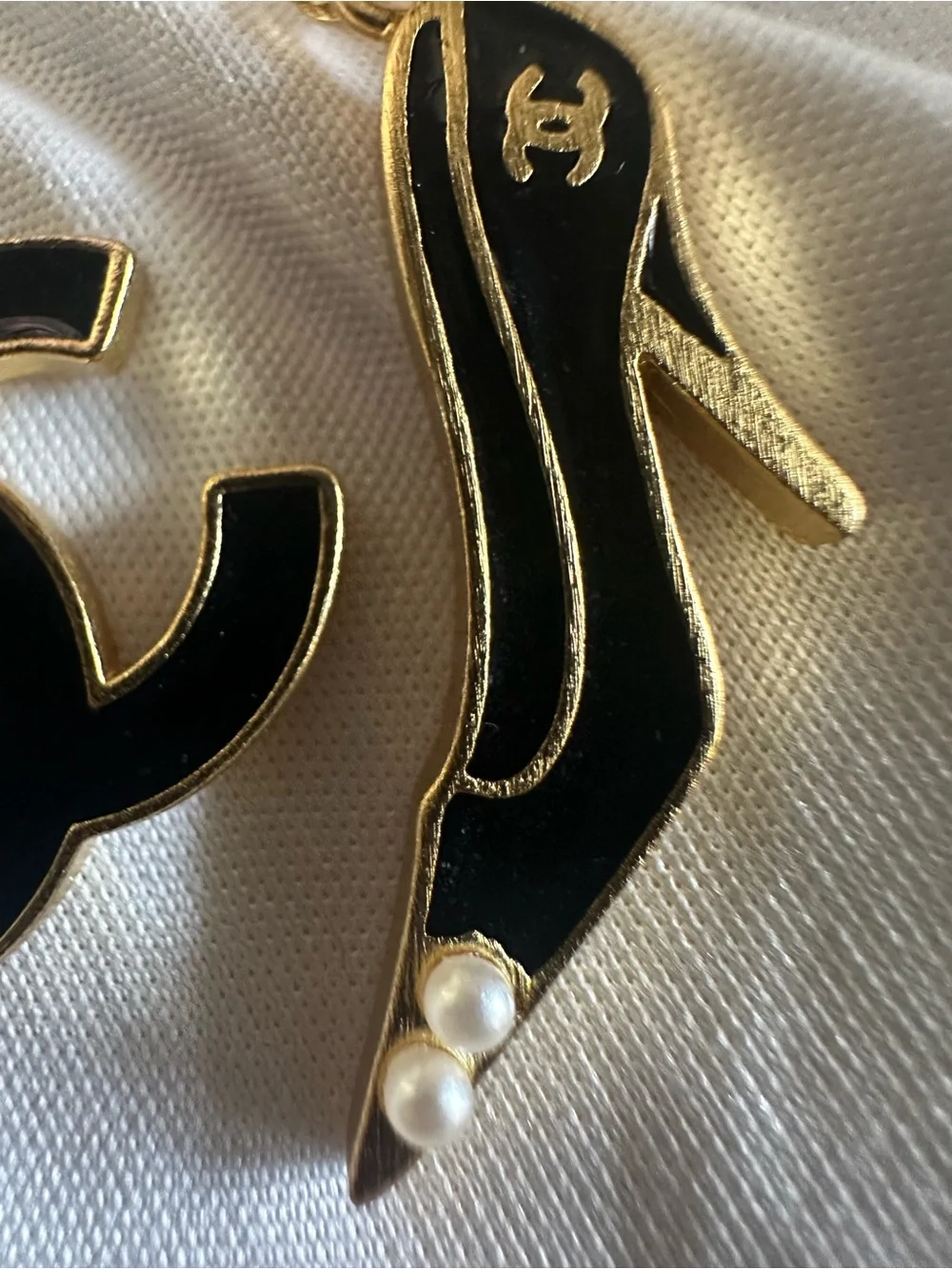 Authentic CHANEL 02A CC Logo & High Heel Mismatched Drop Earrings Black Gold